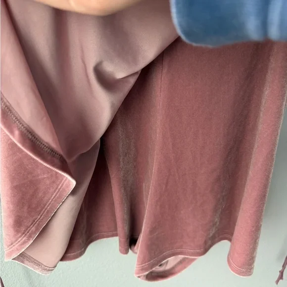 Urban Outfitters blush mauve Goldmine Velvet Surplice Romper Women’s sz S - Picture 7 of 10